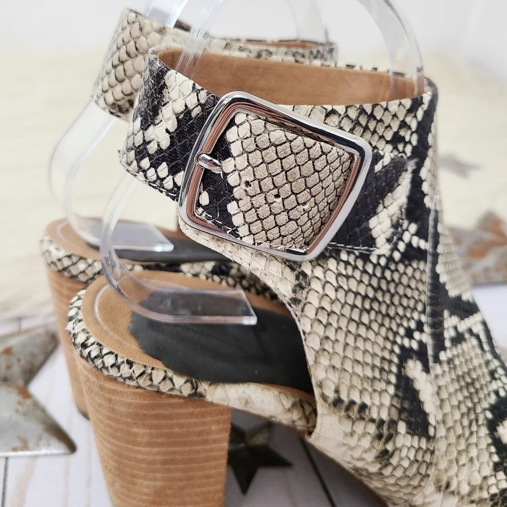 Vionic Blakely peep toe ankle boots natural snake size 7